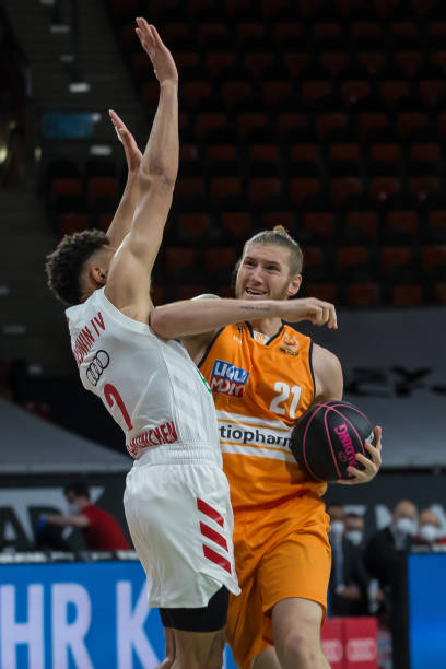 却悄悄赢得 却悄悄赢得