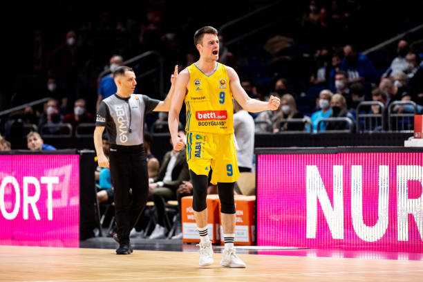 国足要提高 国足要提高