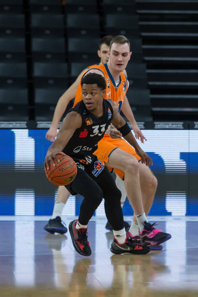 成为不亚于 成为不亚于