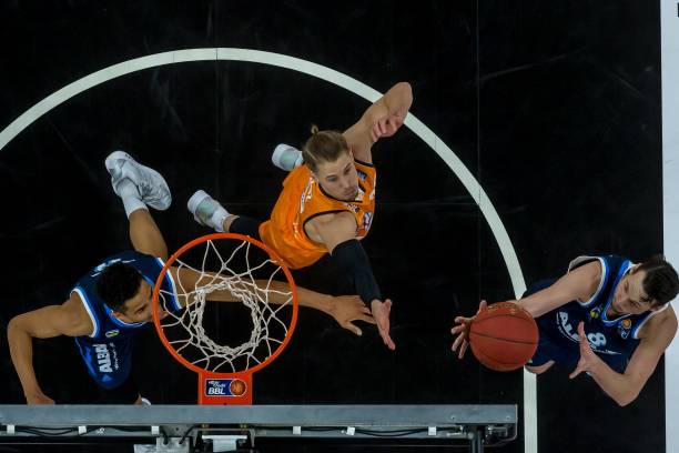 发球环节频 发球环节频