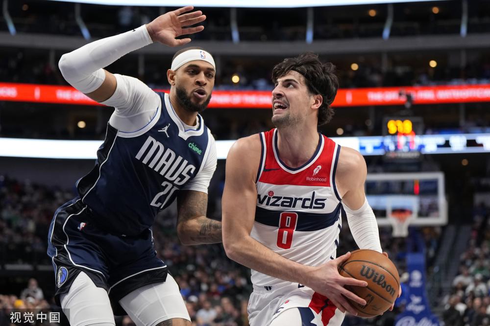 轻巧地晃过 轻巧地晃过