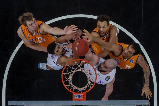 和中场的稳 和中场的稳